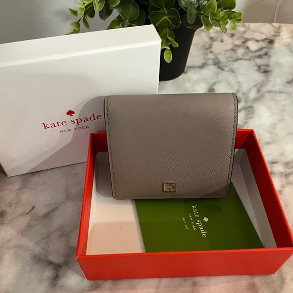 Kate Spade Wallet - Picture 1 of 4